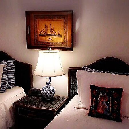 The Stone Hedge Bed And Breakfast Ричмънд Екстериор снимка